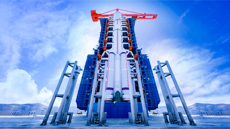 4-巅峰国际100t塔式起重机服务于太原卫星发射基地.jpg